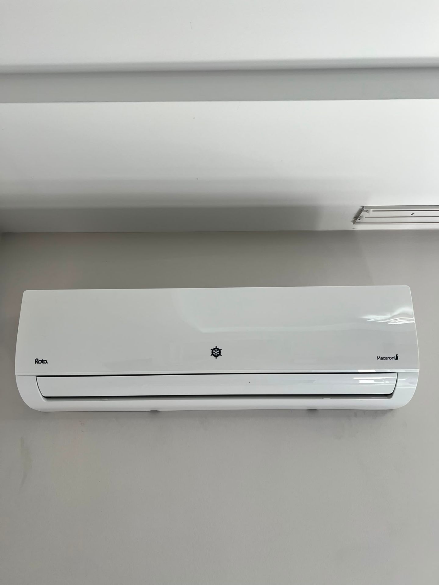 Rota duvar tipi split klima iç ünite montajı